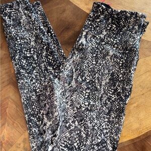 SPANX Black & White Snake-Print Jeggings